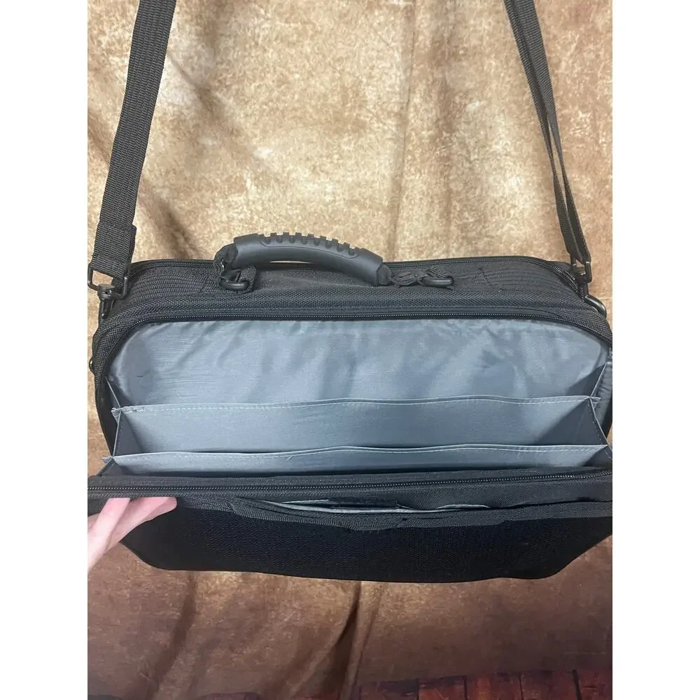 Targus Platinum Deluxe Padded 17